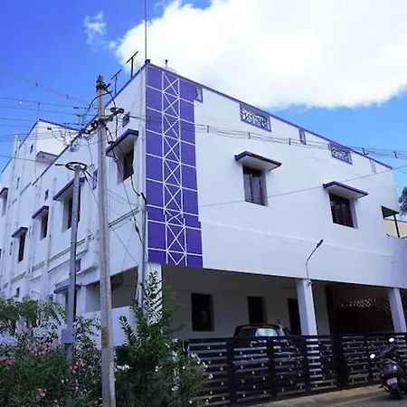 White House- 1Bk Pleasant Apartment With Open Terrace Coimbatore Eksteriør bilde