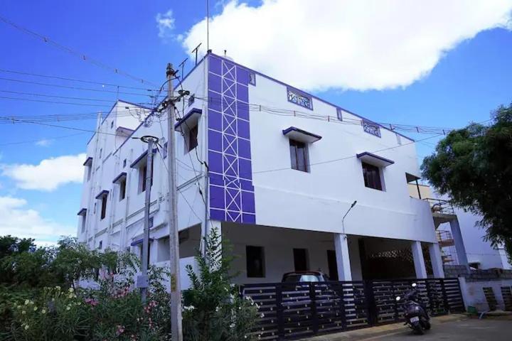 White House- 1Bk Pleasant Apartment With Open Terrace Coimbatore Eksteriør bilde